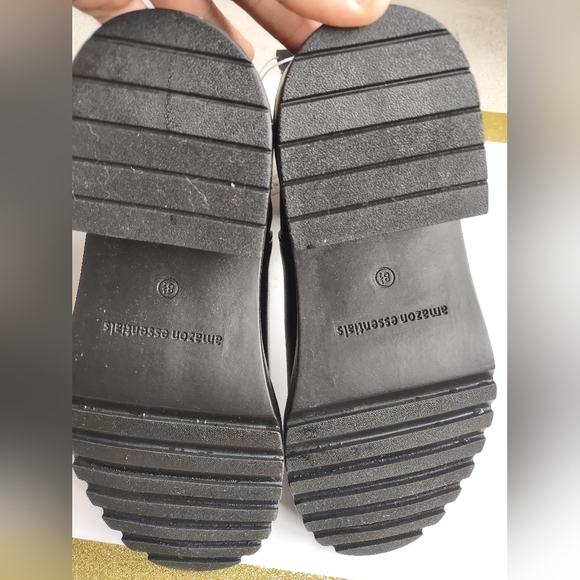 Amazon essentials women's shoes size 8.5us - Picture 7 of 7